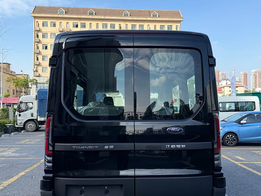 Ford Transit T8 2025 #11 Ford Transit T8 2025 car image #11