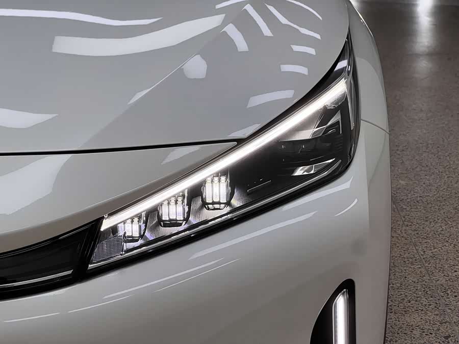 Roewe D5X DMH 2024 car image #11