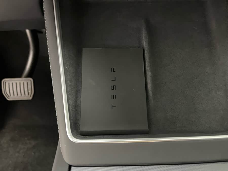 Tesla Model Y 2025 car image #11