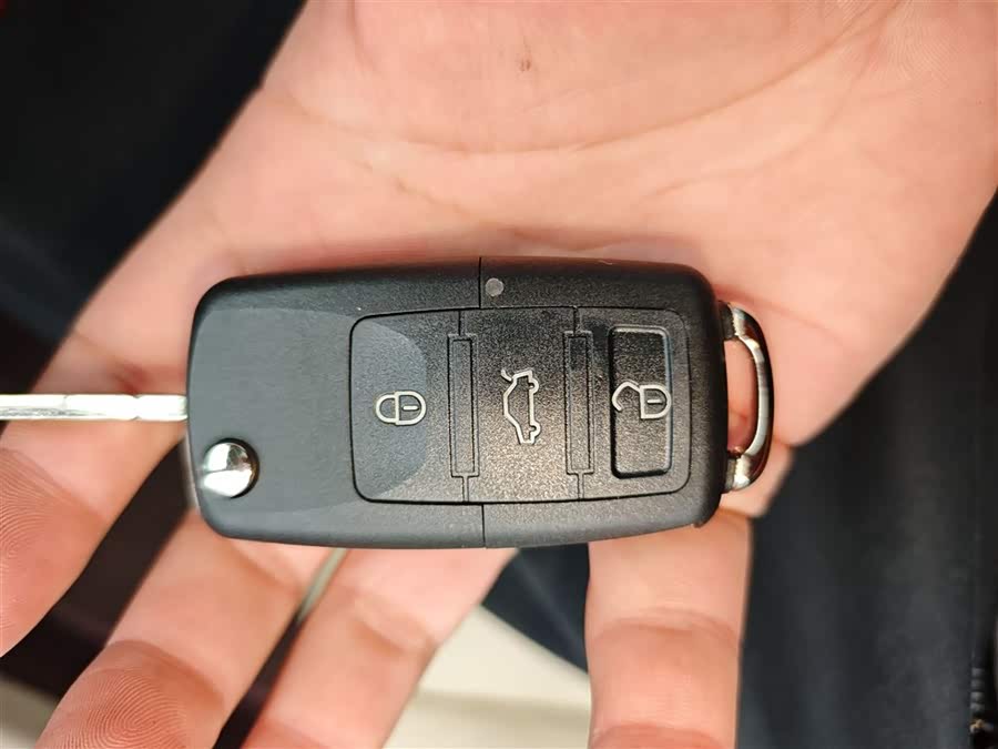 Volkswagen Passat Lingyu 2011 car image #11