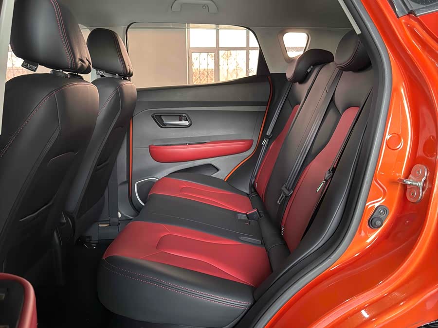 Haval H2s 2016 car image #11