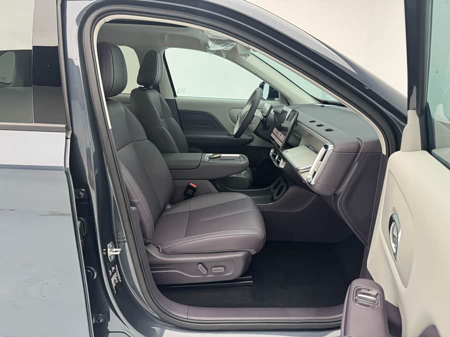 零跑汽车 零跑B10 2025 汽车图片 #11