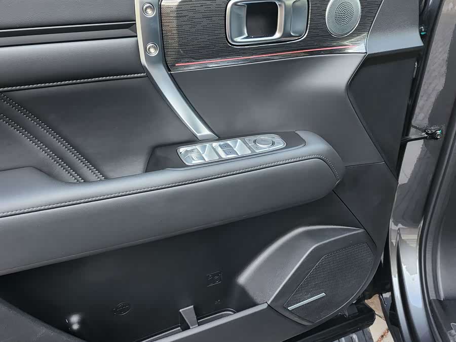 Tank 400 New Energy 2025 #11 Tank 400 New Energy 2025 car image #11