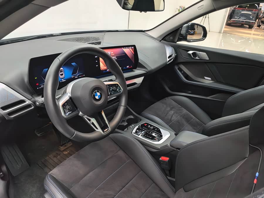 BMW 2 Series 2025 #11 BMW 2 Series 2025 car image #11