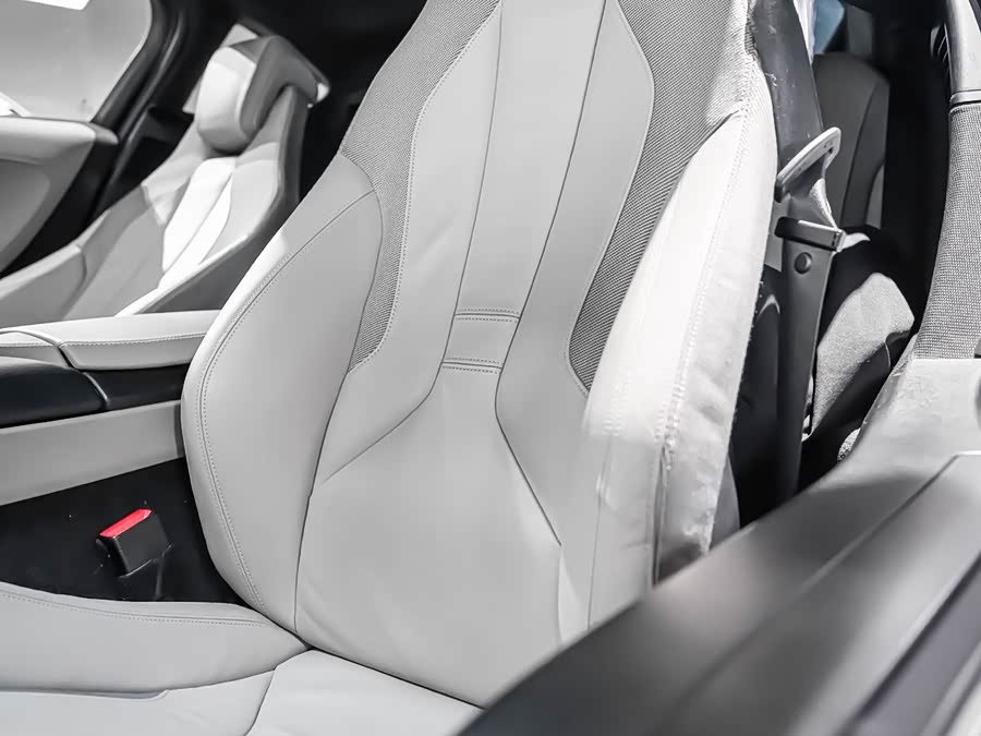 BMW i8 2017 car image #11