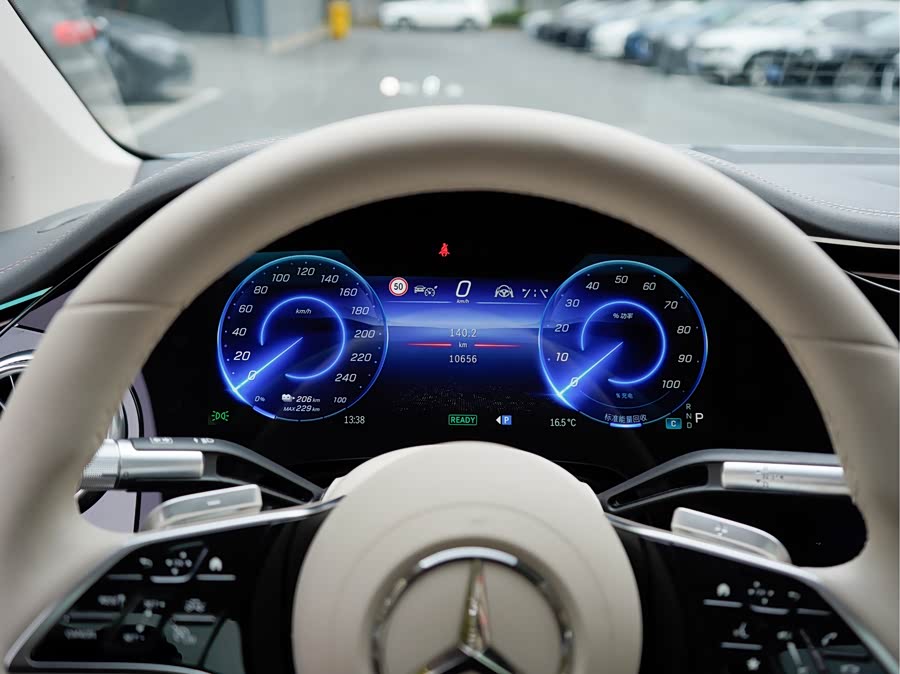 Mercedes-Benz EQS Class 2024 صورة سيارة #11