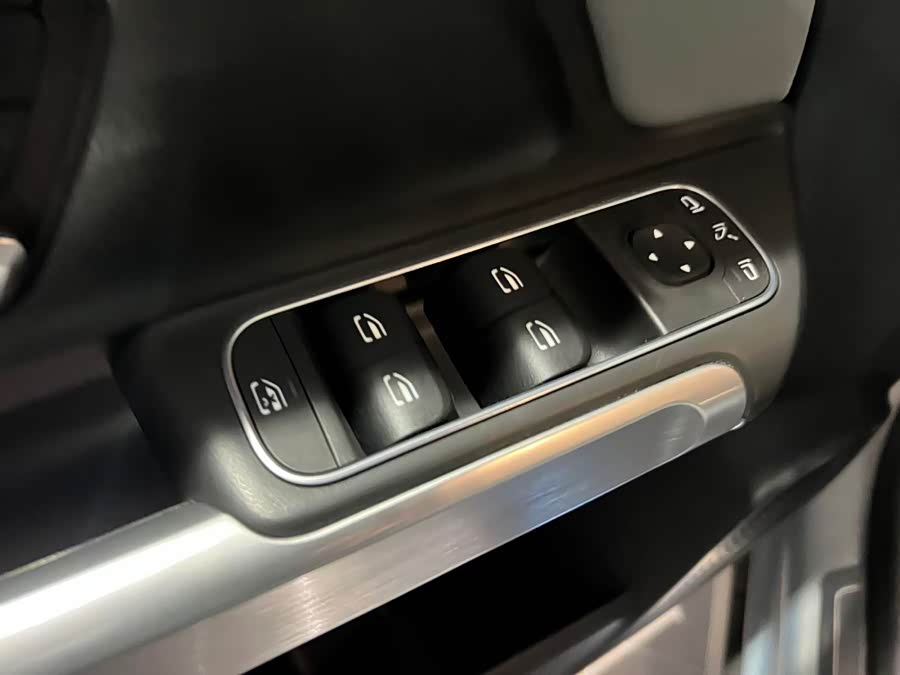 Mercedes-Benz EQB Class 2025 #11 Mercedes-Benz EQB Class 2025 immagine di auto #11