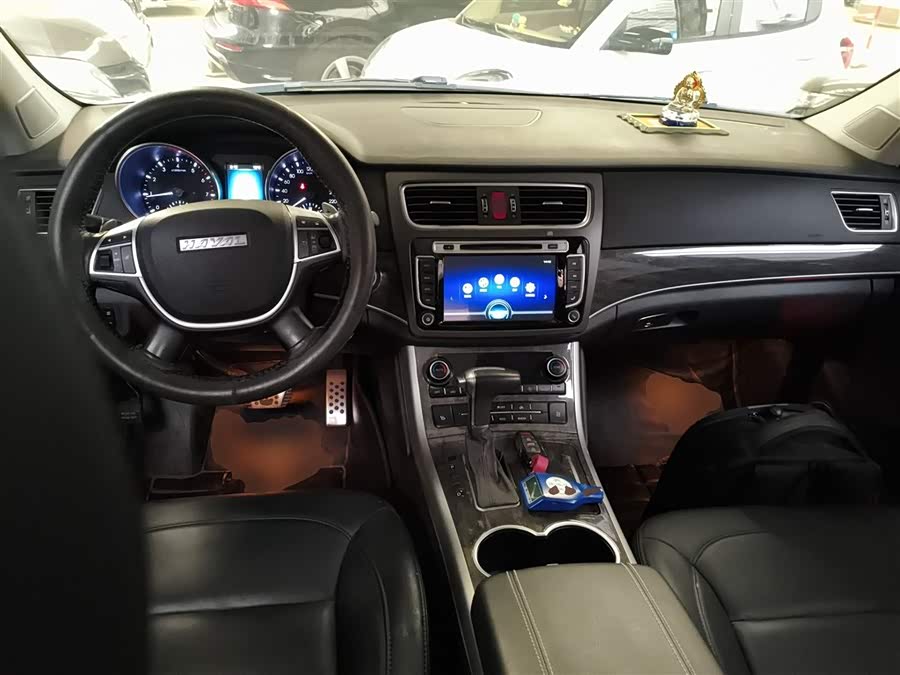 Haval H8 2017 car image #11