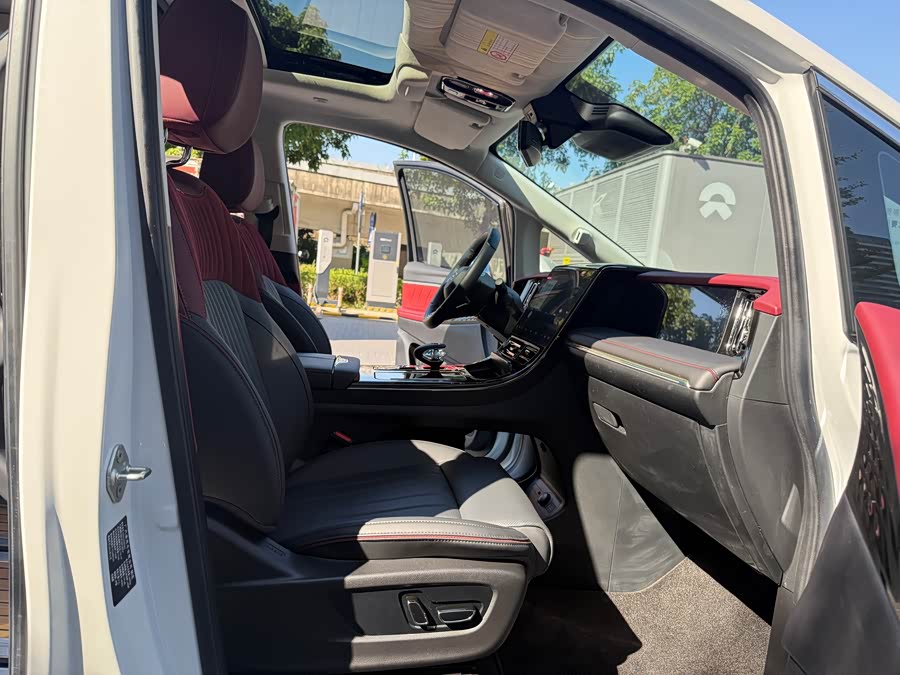 GAC Trumpchi E9 2023 #11 GAC Trumpchi E9 2023 car image #11