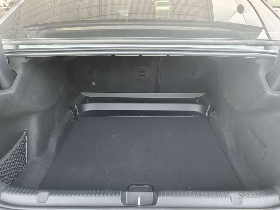 Mercedes-Benz EQE Class 2023 immagine di auto #11