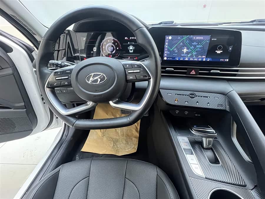 Hyundai Elantra 2023 imagen de coche #11