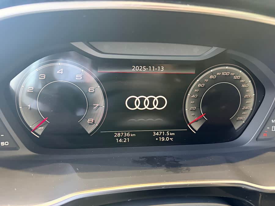 Audi Q3 2024 car image #11