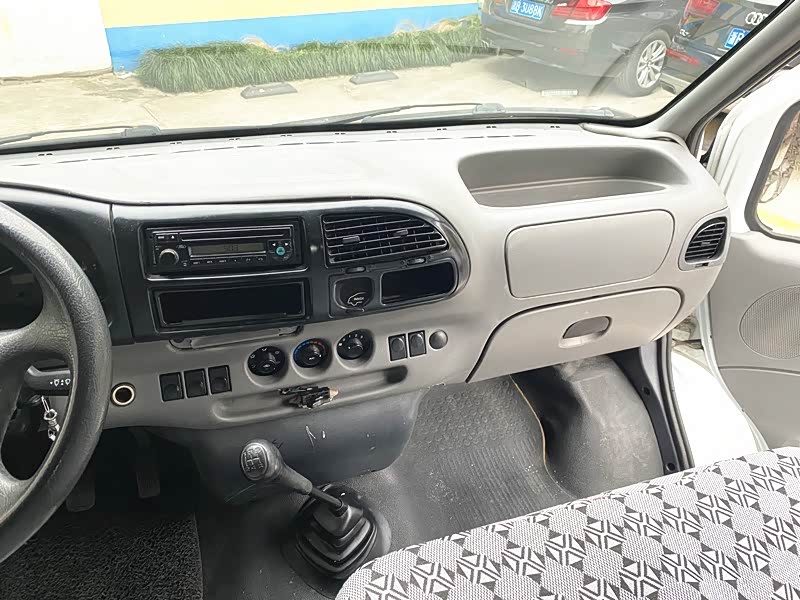 Ford Transit Classic 2015 #11 Ford Transit Classic 2015 car image #11