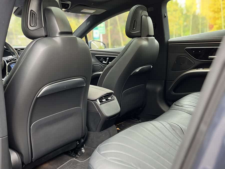 Mercedes-Benz EQS Class 2022 car image #11