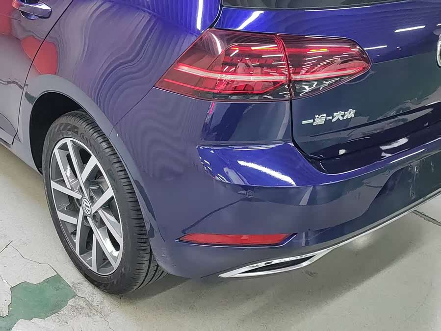 Volkswagen Golf 2018 car image #11