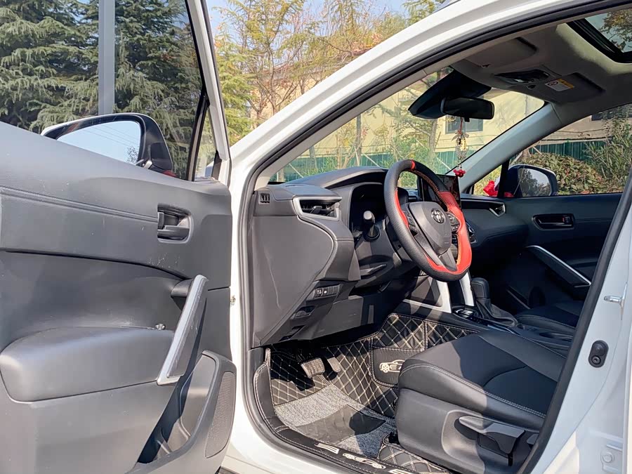 Toyota Corolla Cross 2023 immagine di auto #11