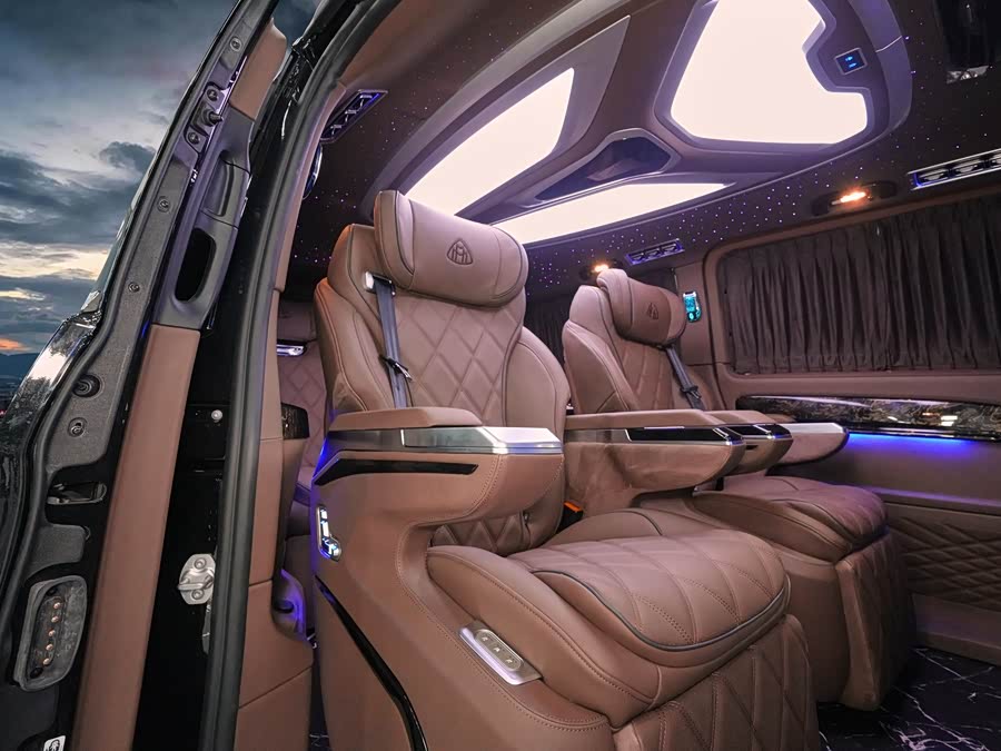 Mercedes-Benz Vito 2025 car image #11