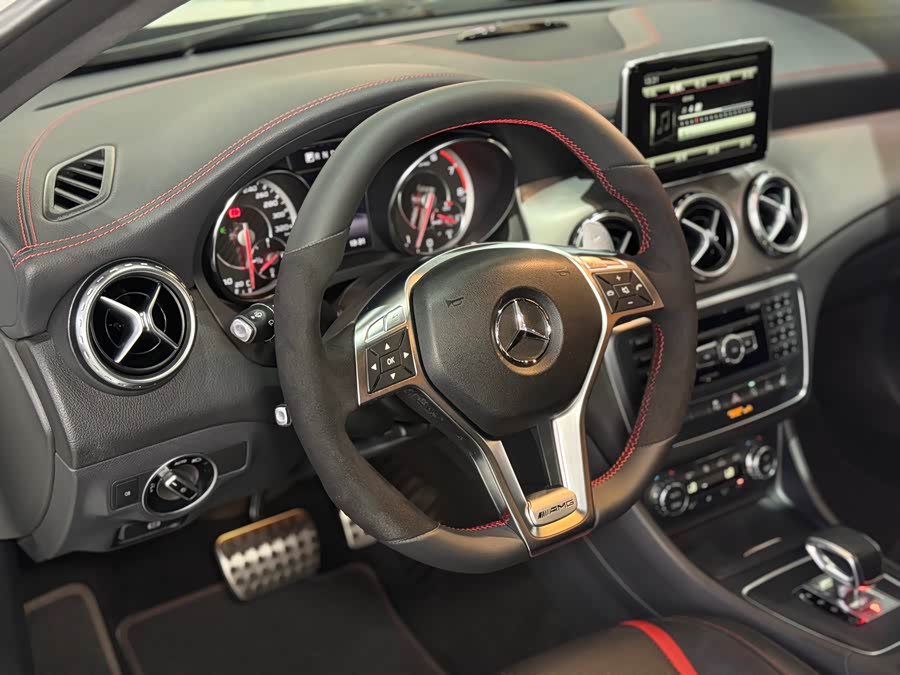 Mercedes-Benz GLA AMG 2015 car image #11