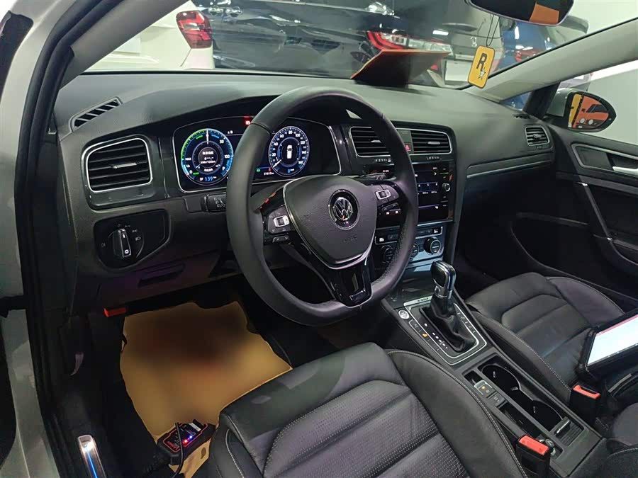 Volkswagen Golf New Energy (Imported) 2020 صورة سيارة #11