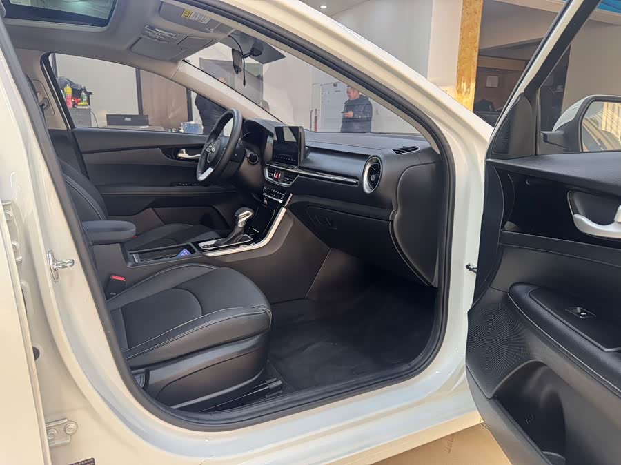 Kia K3 2021 car image #11