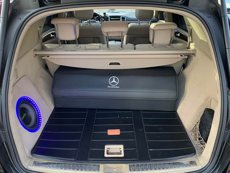 Mercedes-Benz M Class 2014 car image #11