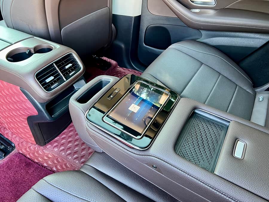 Mercedes-Benz GLE Class New Energy 2022 car image #11