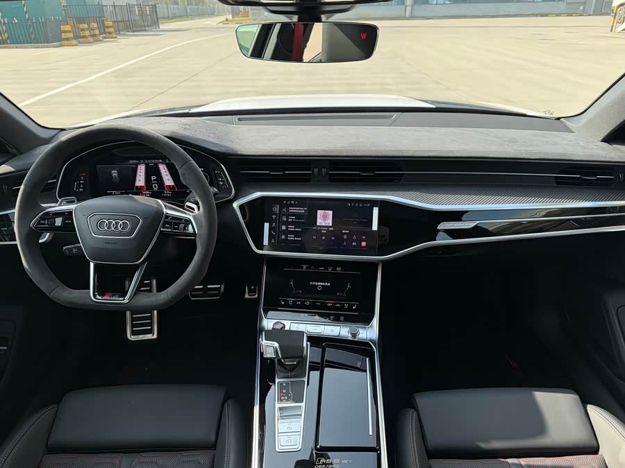 Audi RS 6 2025 car image #11