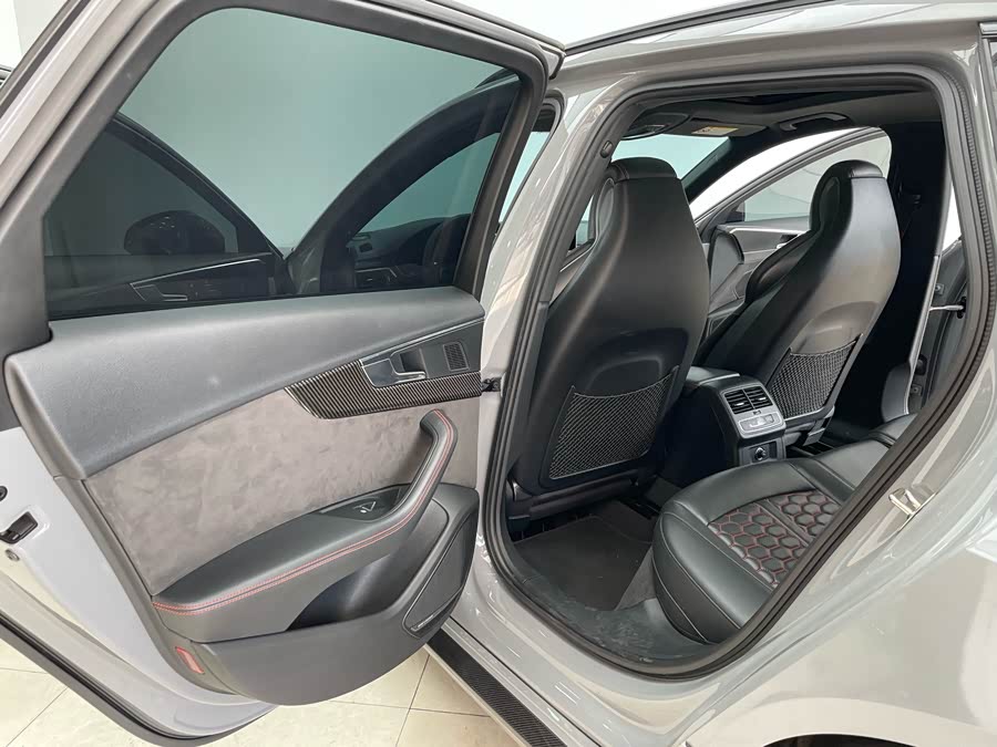 Audi RS 4 2019 immagine di auto #11