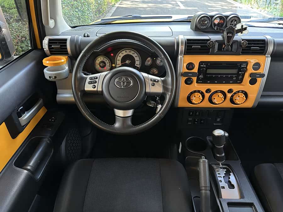 Toyota FJ Cruiser 2018 #11 Toyota FJ Cruiser 2018 car image #11