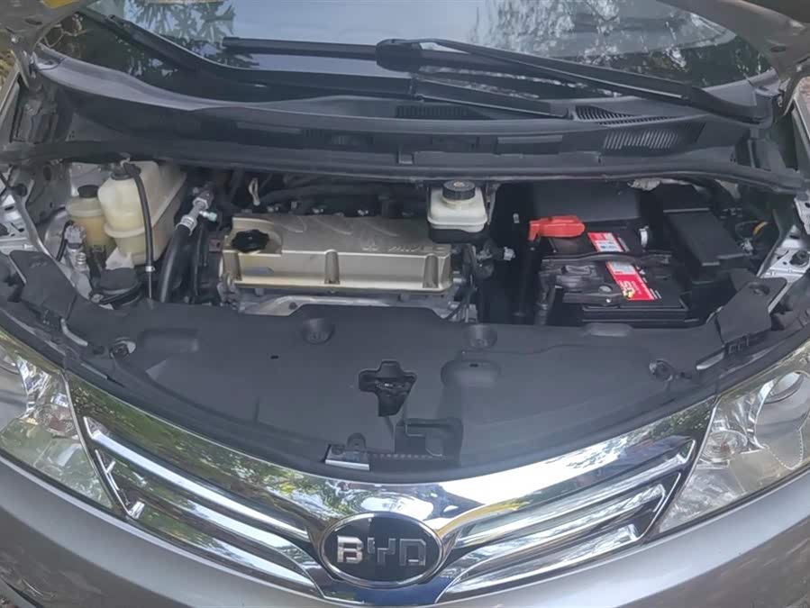 BYD M6 2016 #11 BYD M6 2016 car image #11