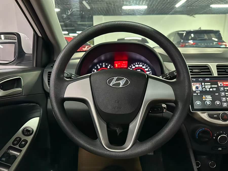 Mazda Reina Hatchback 2017 #11 Mazda Reina Hatchback 2017 car image #11