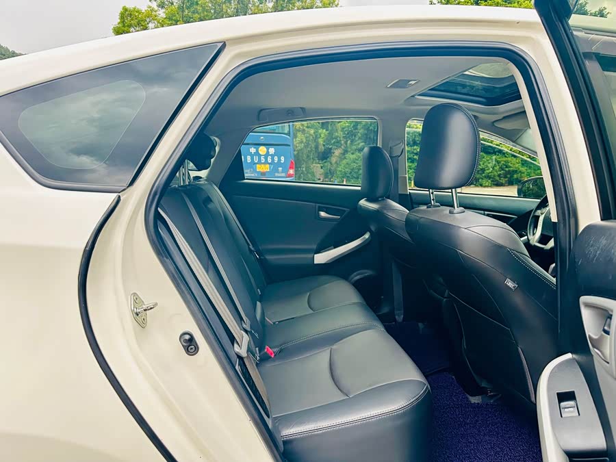 Toyota Prius 2013 immagine di auto #11