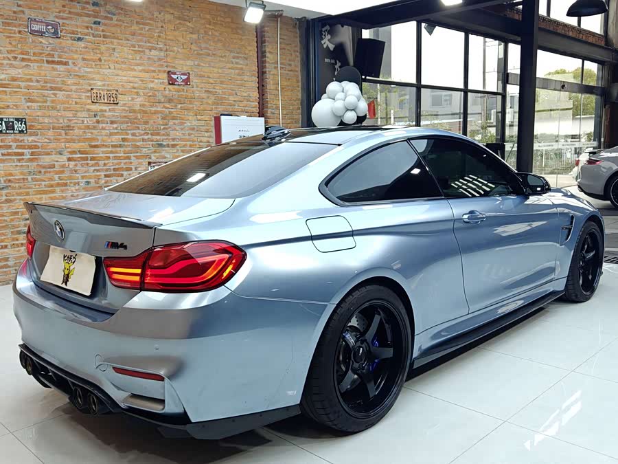 BMW M4 2018 car image #11