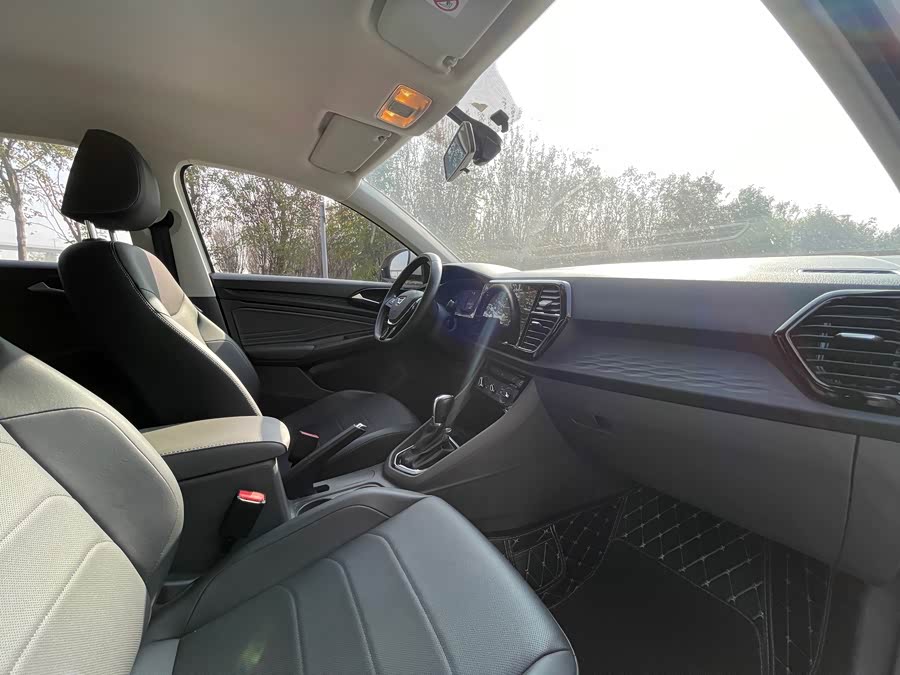 Jetta VS5 2020 car image #11