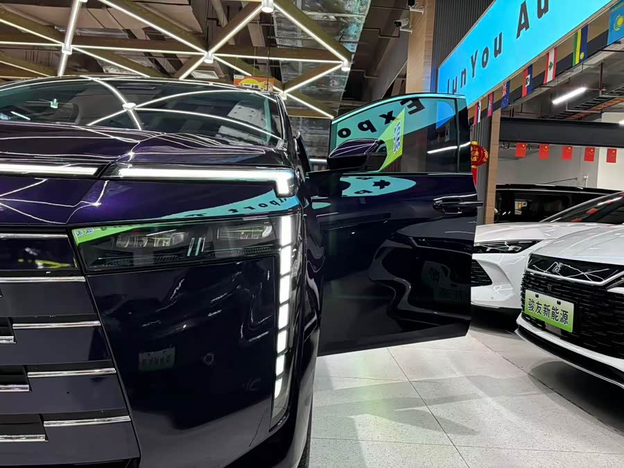 GAC Trumpchi E8 New Energy 2023 #11 GAC Trumpchi E8 New Energy 2023 car image #11