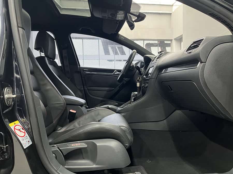 Volkswagen GolfGTI 2012 car image #11