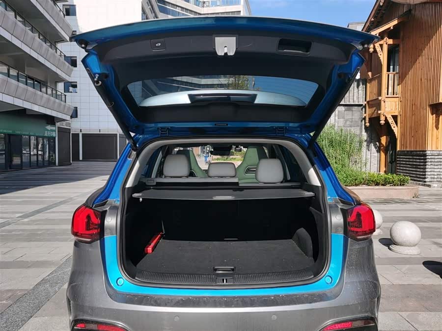 MG Pilot 2023 car image #11