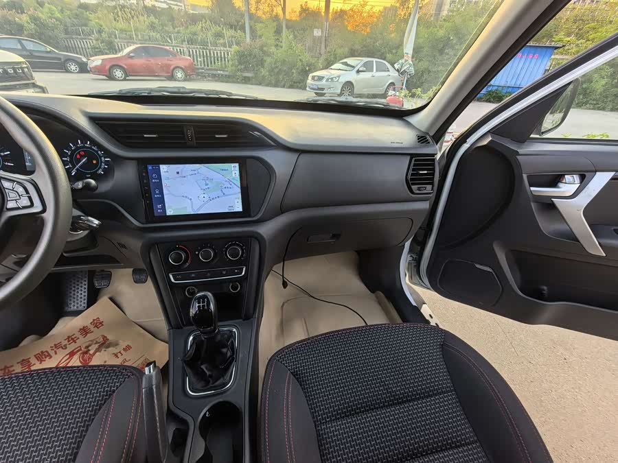 奇瑞 瑞虎3 2017 汽车图片 #11