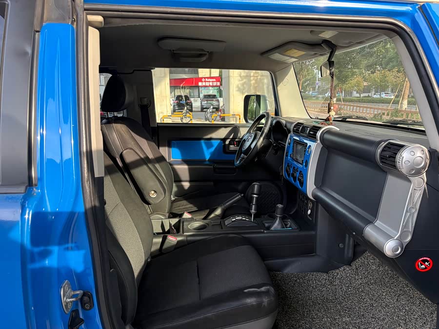 Toyota FJ Cruiser 2008 immagine di auto #11