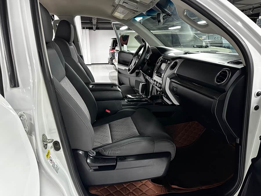 Toyota Tundra 2014 immagine di auto #11