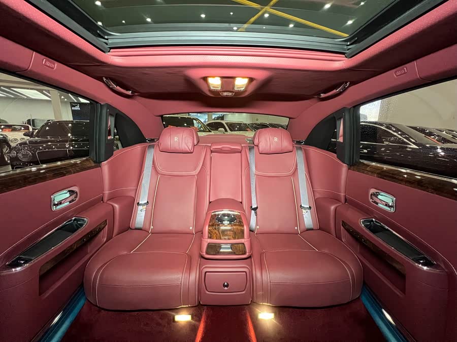 劳斯莱斯 古思特 2018 汽车图片 #11