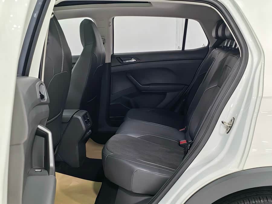 Volkswagen T-Cross 2022 car image #11