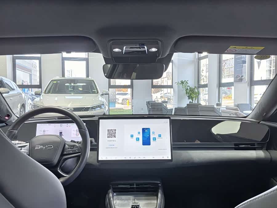 BYD Seal 2025 car image #11