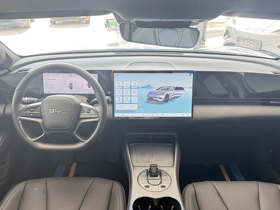 BYD Seal 2025 car image #11