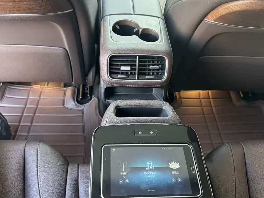 Mercedes-Benz GLE Class New Energy 2022 #11 Mercedes-Benz GLE Class New Energy 2022 car image #11