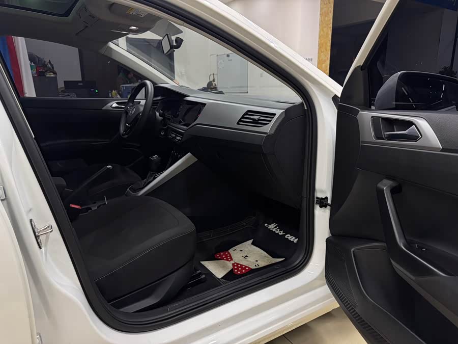 Volkswagen Polo 2021 car image #11