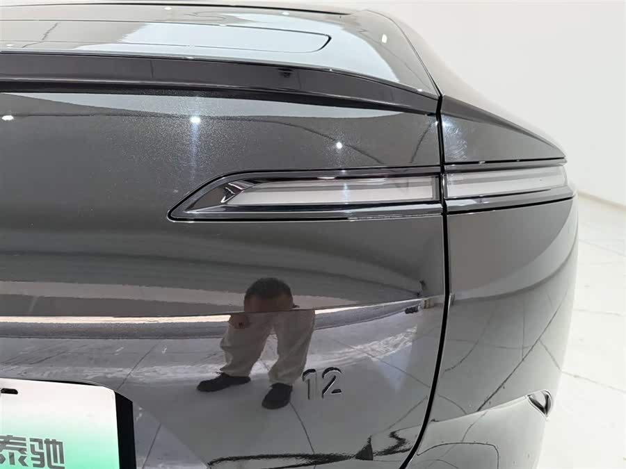 Avatr 12 2023 car image #11