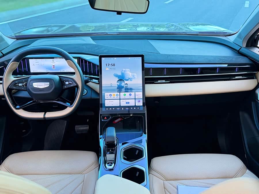 GEELY Boyue L 2024 car image #11