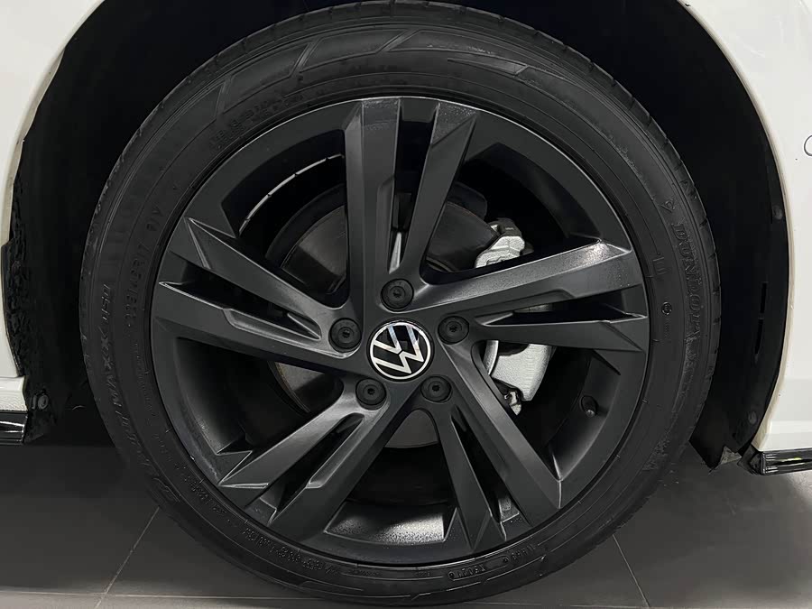 Volkswagen Golf 2022 car image #11