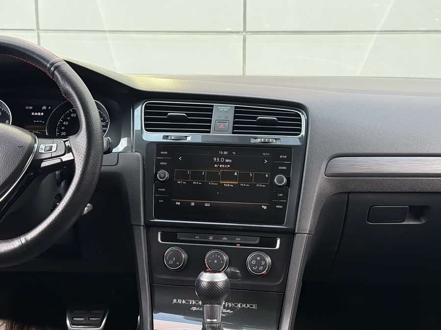 Volkswagen Golf (Imported) 2019 imagem de carro #11